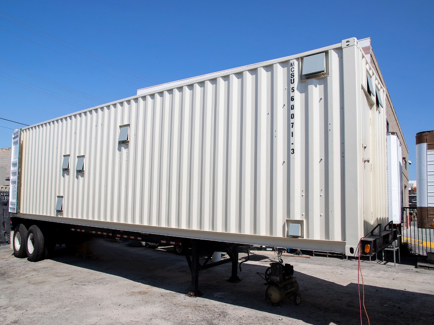 Containerized water treatment plant