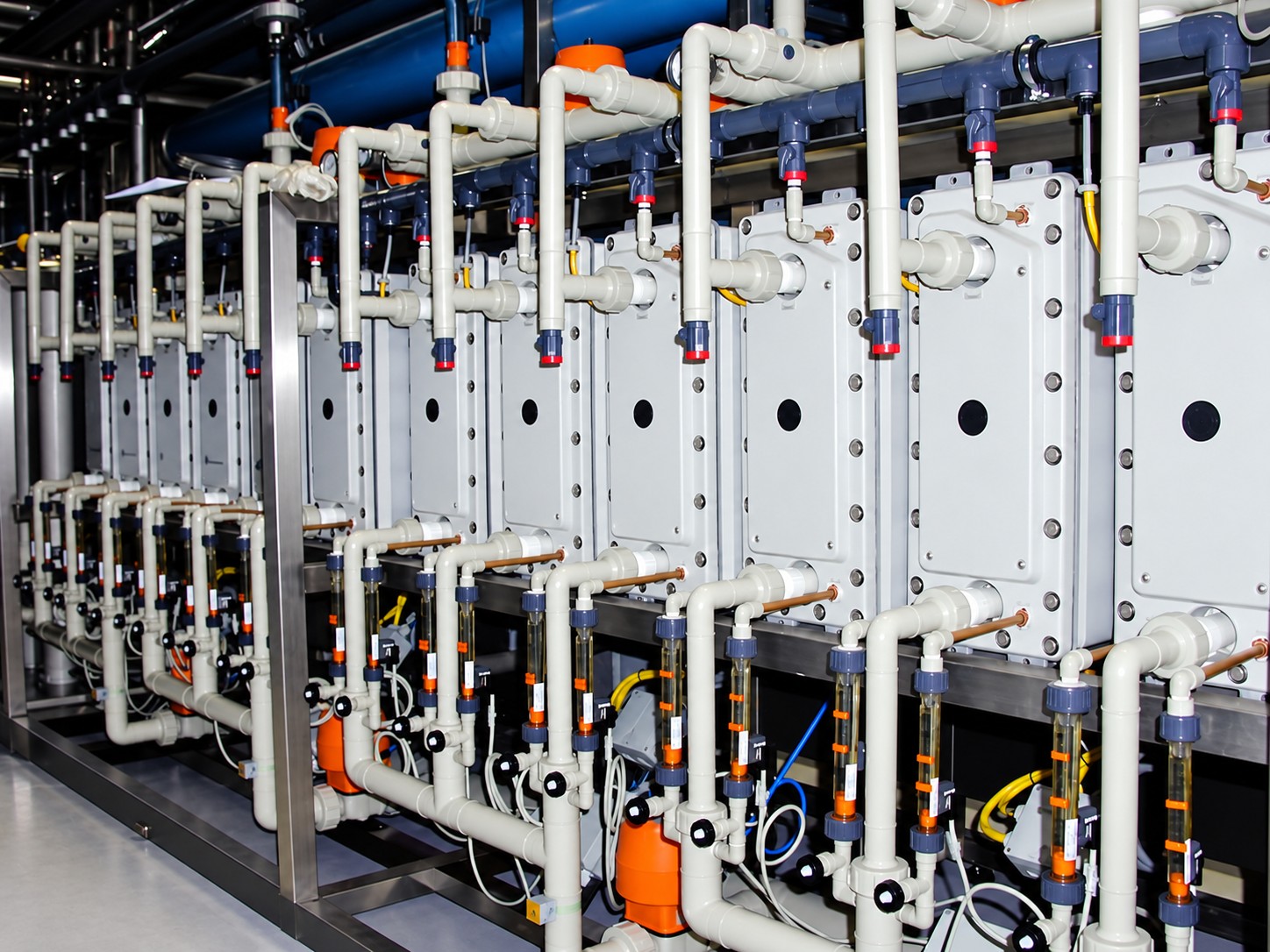 Industrial electrodeionization water treatment system