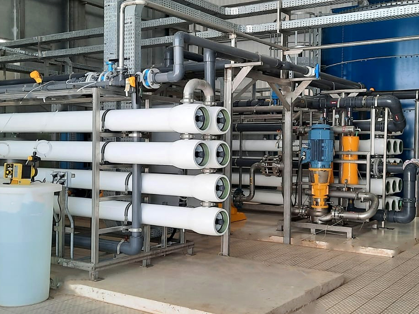 Industrial reverse osmosis treatment system