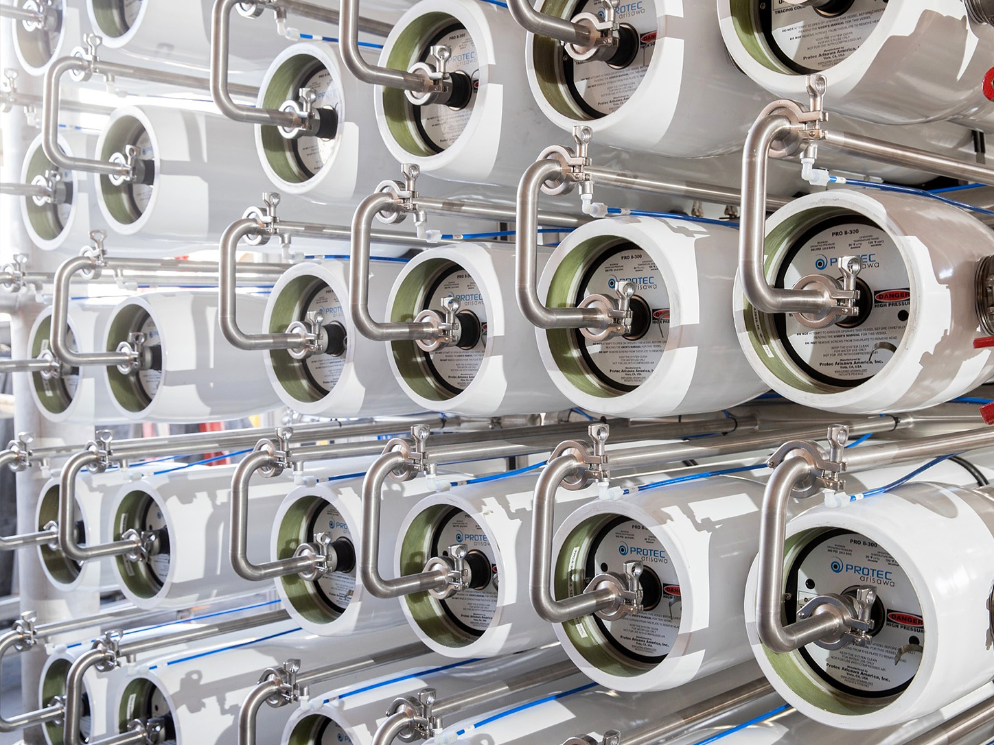 Reverse osmosis membrane pressure vessels