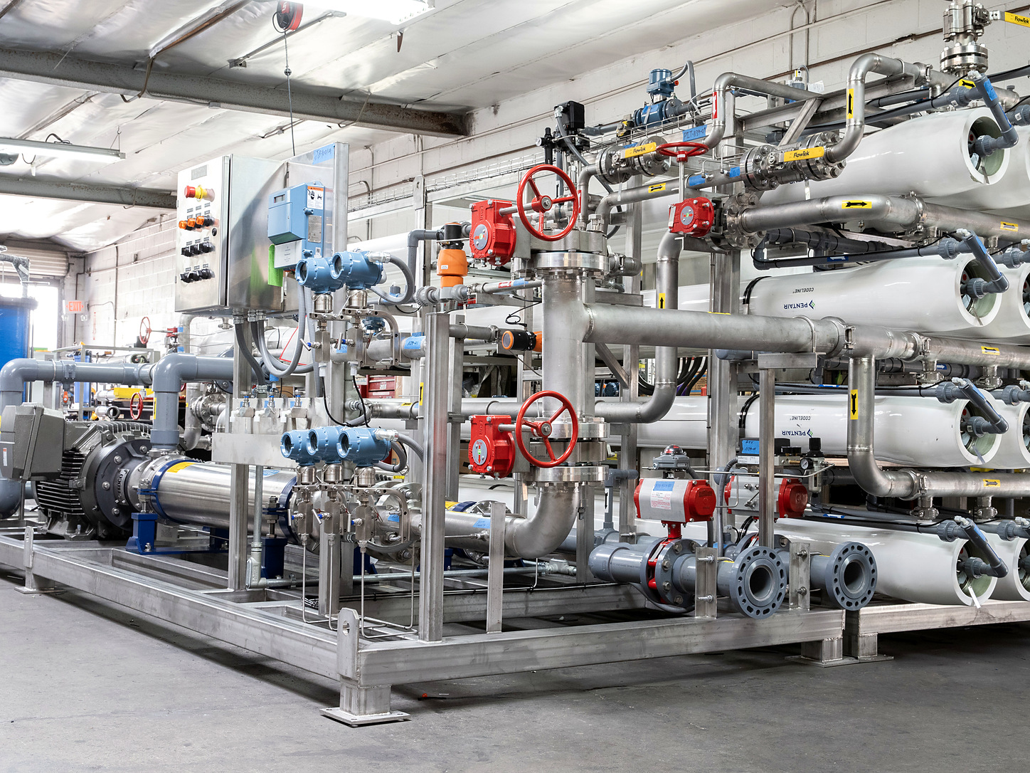 Reverse osmosis skid mounted system