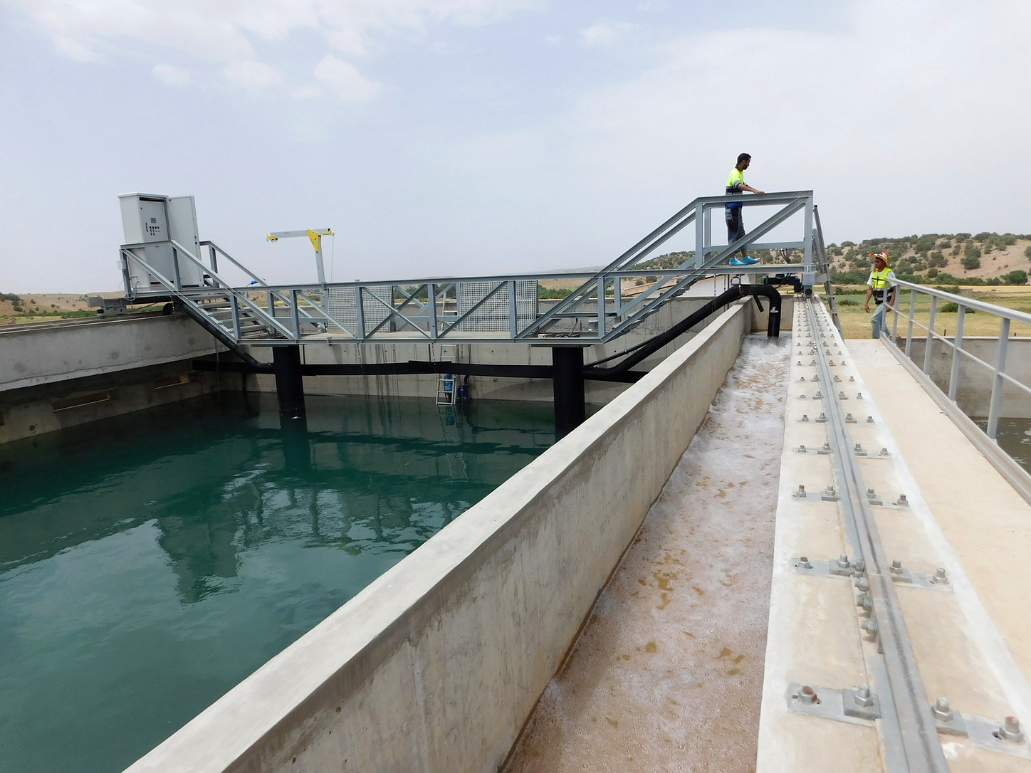 Wastewater treatment process tank